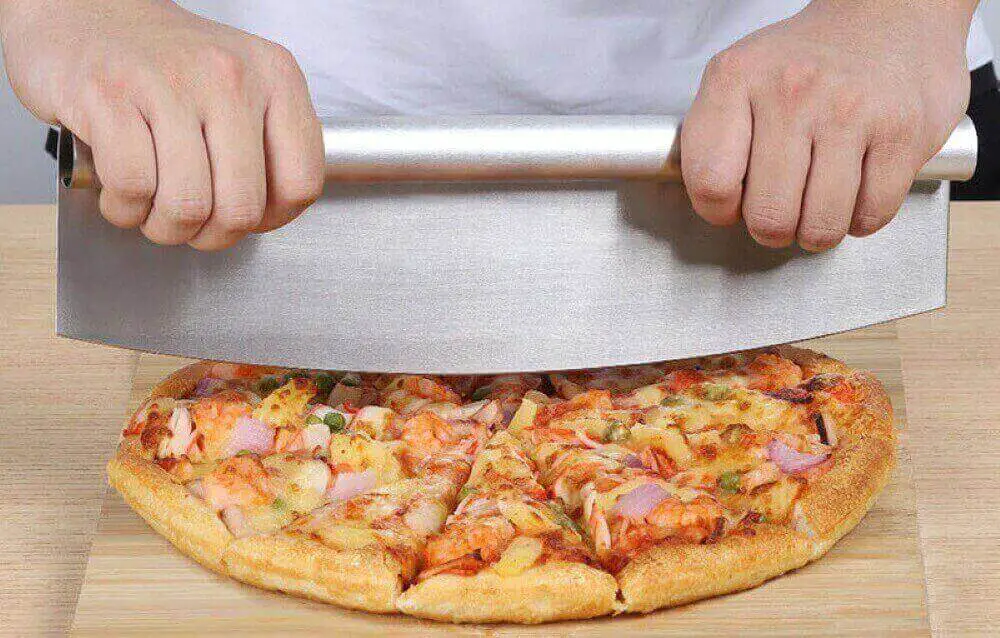 Rocker pizza cutter