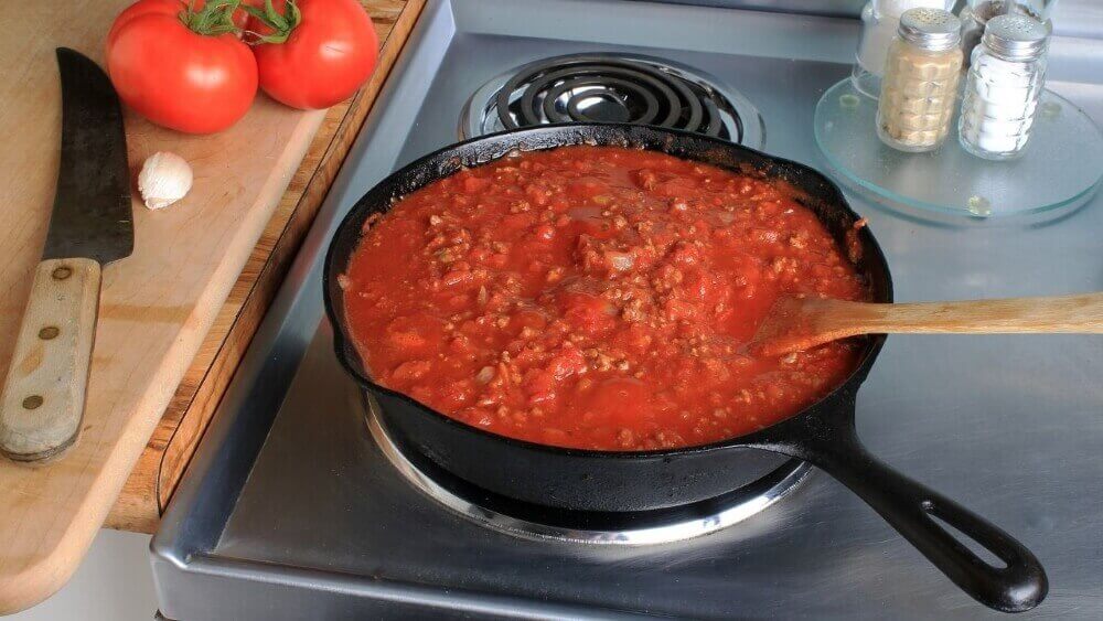 cooking pasta meat sauce