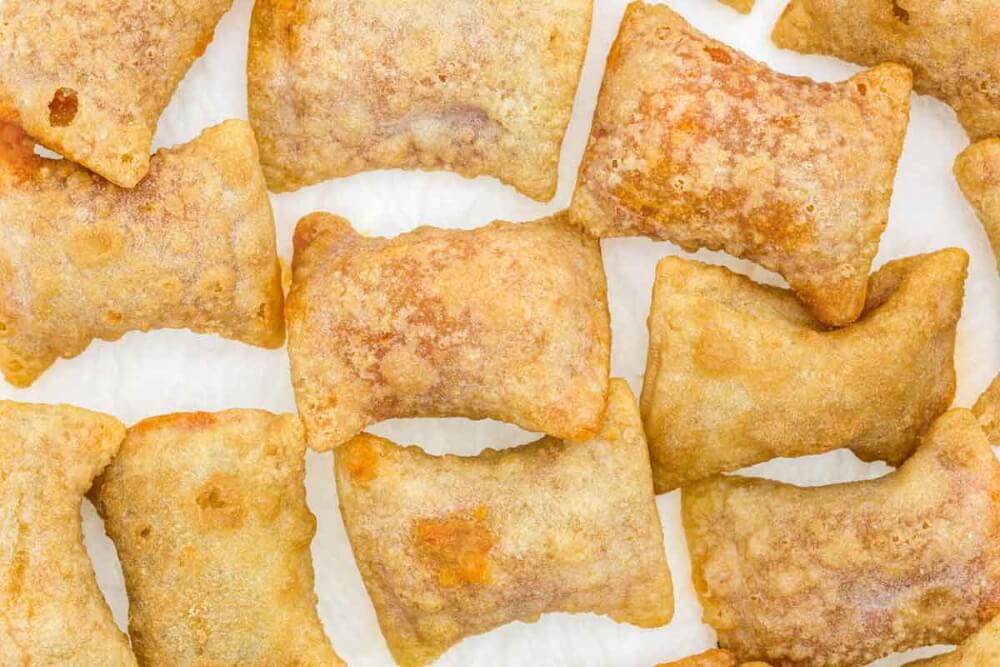 fried pizza rolls in close up