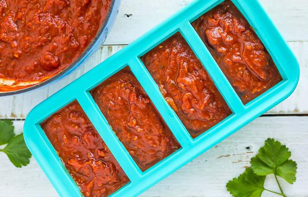freeze pizza sauce in ice cube trays