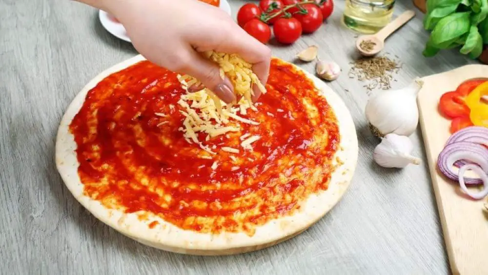 How To Layer a Pizza: Pick Your Crust to Get the Answer